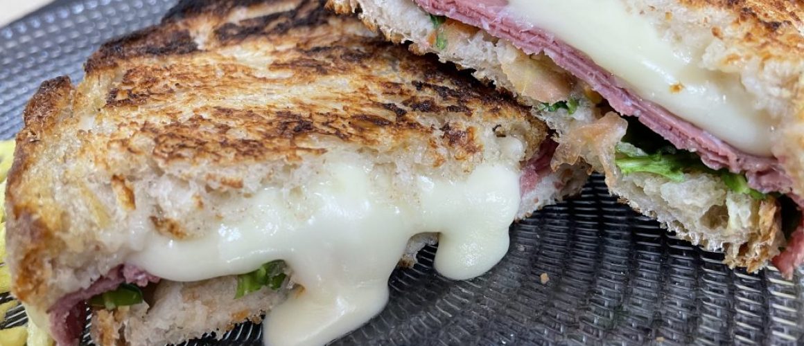 Sandwich de Pastrami y queso Arzúa Ulloa